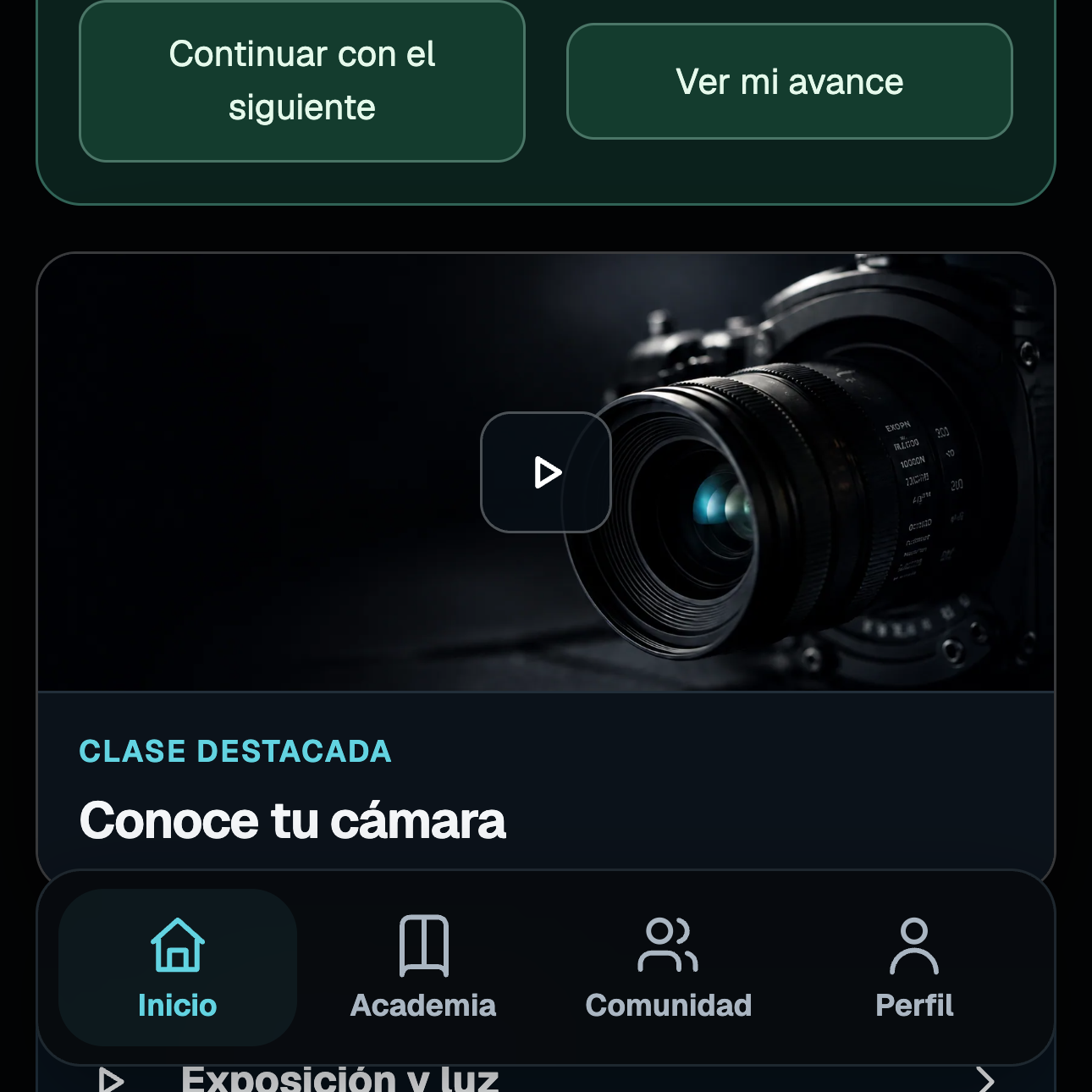 Real UPLY student home showing a photography lesson and progress controls in Spanish with sample data